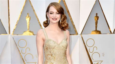 Emma Stone Explains the Controversial Sex Scenes in ‘Poor。